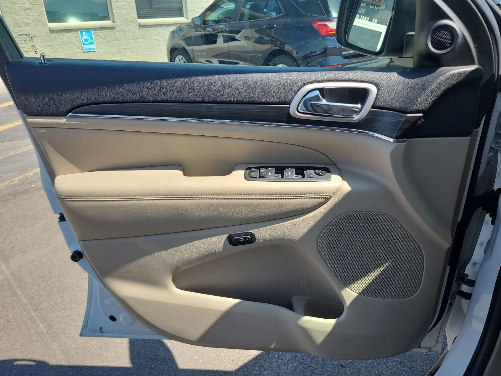 Jeep Grand Cherokee photo 19