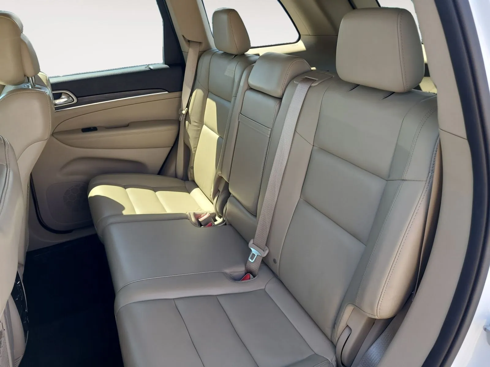 Jeep Grand Cherokee photo 13