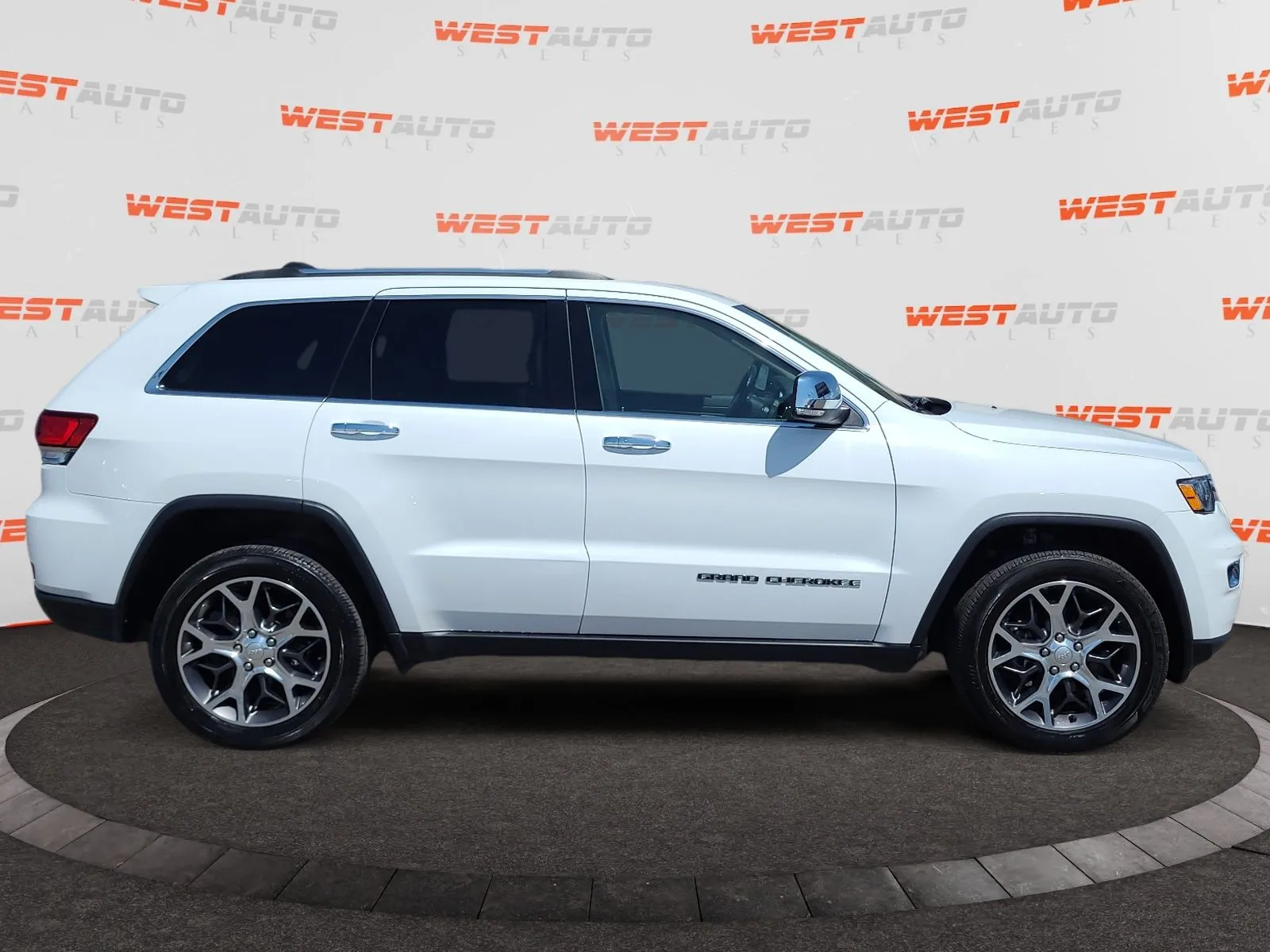 Jeep Grand Cherokee photo 6