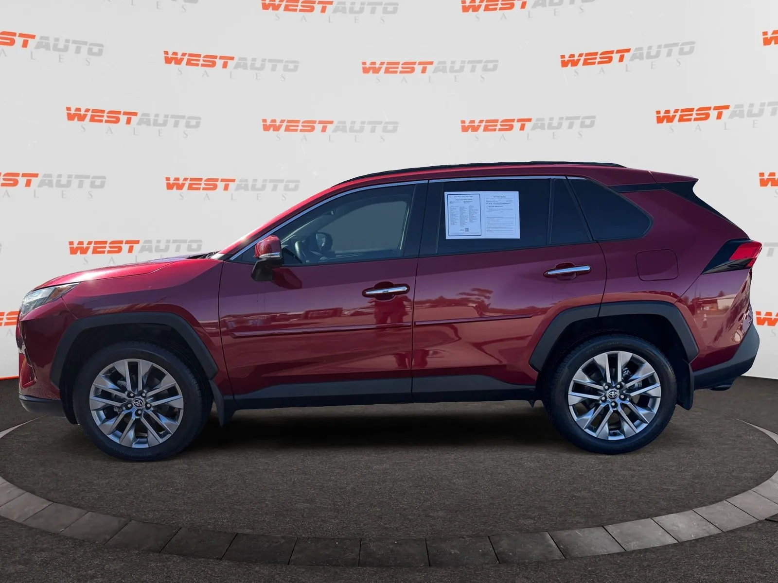 Toyota RAV4 photo 2