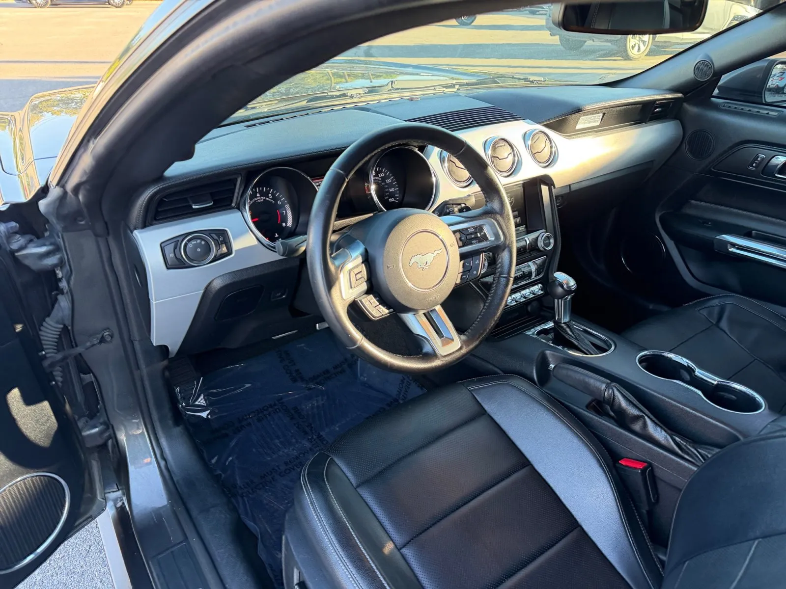 Ford Mustang photo 18