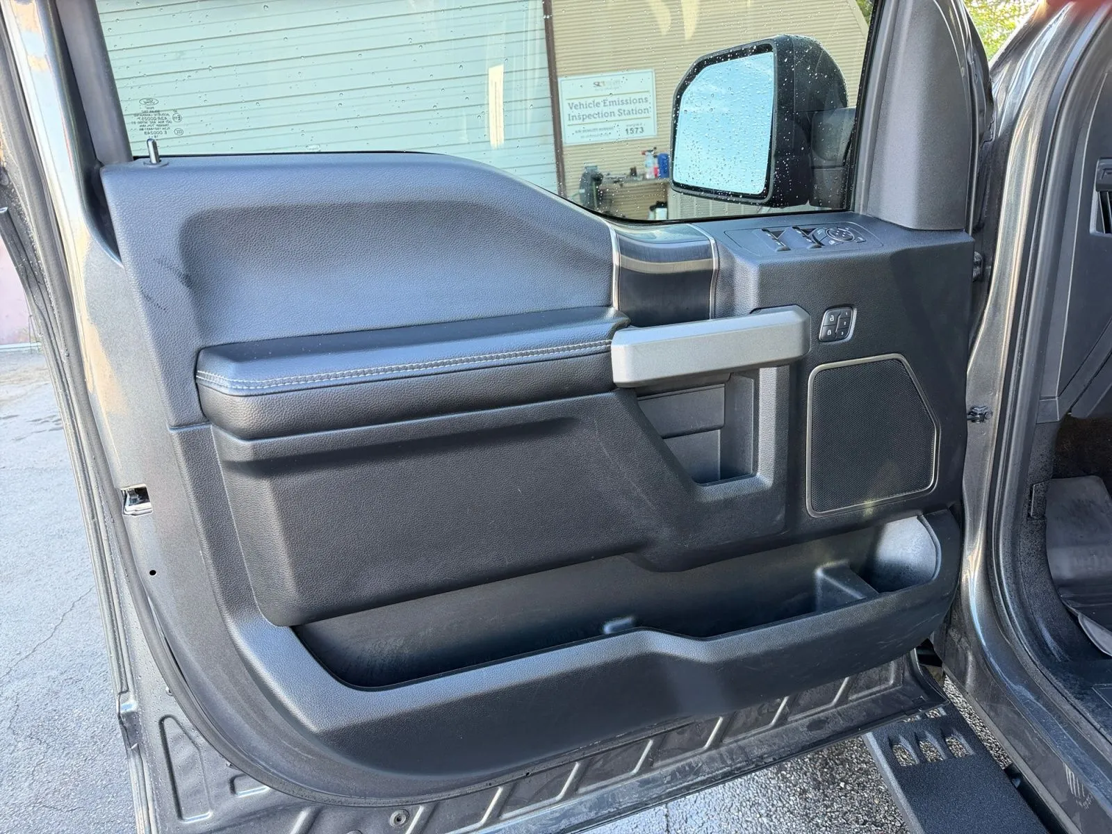 Ford F-150 photo 19