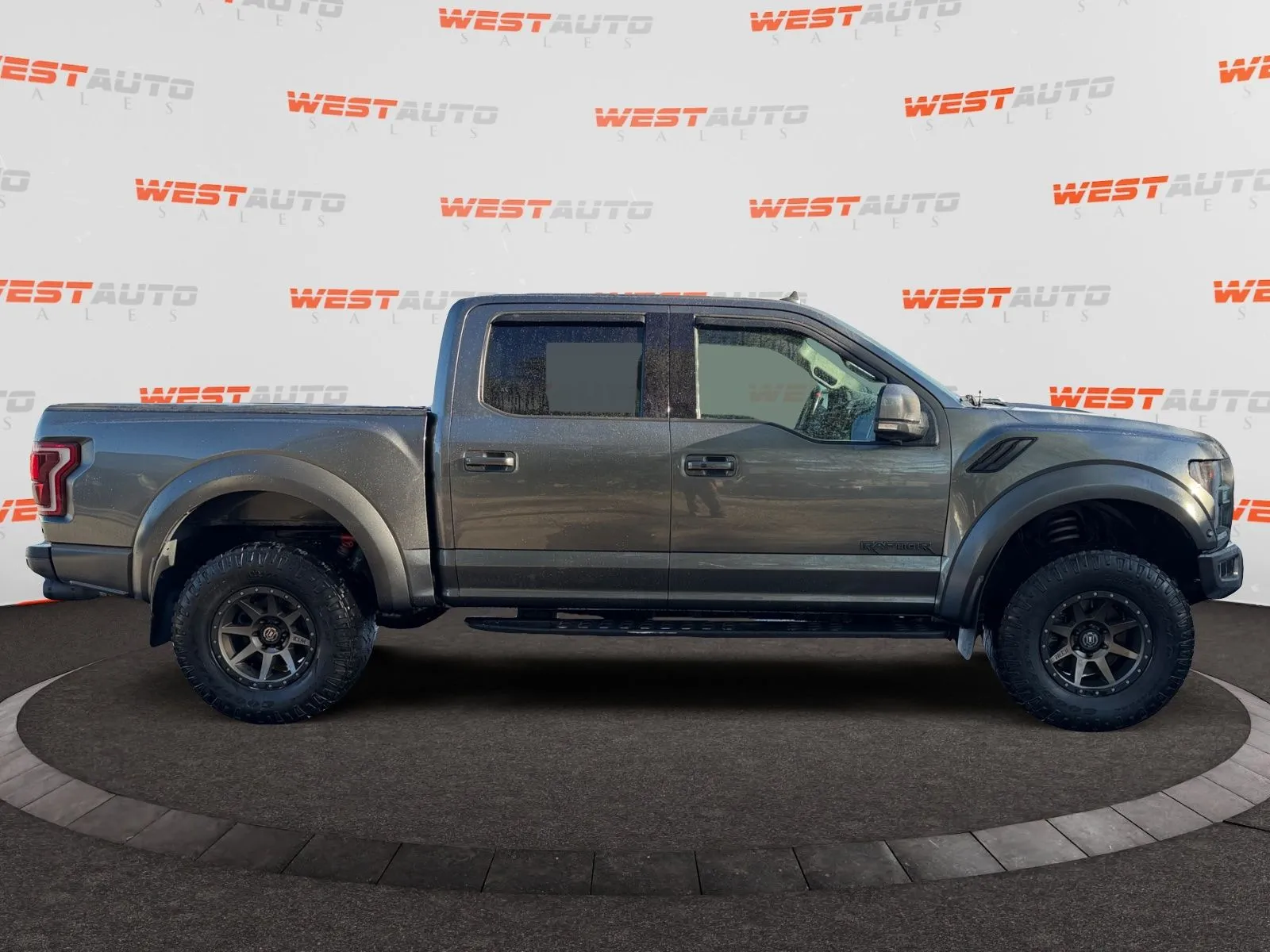 Ford F-150 photo 6