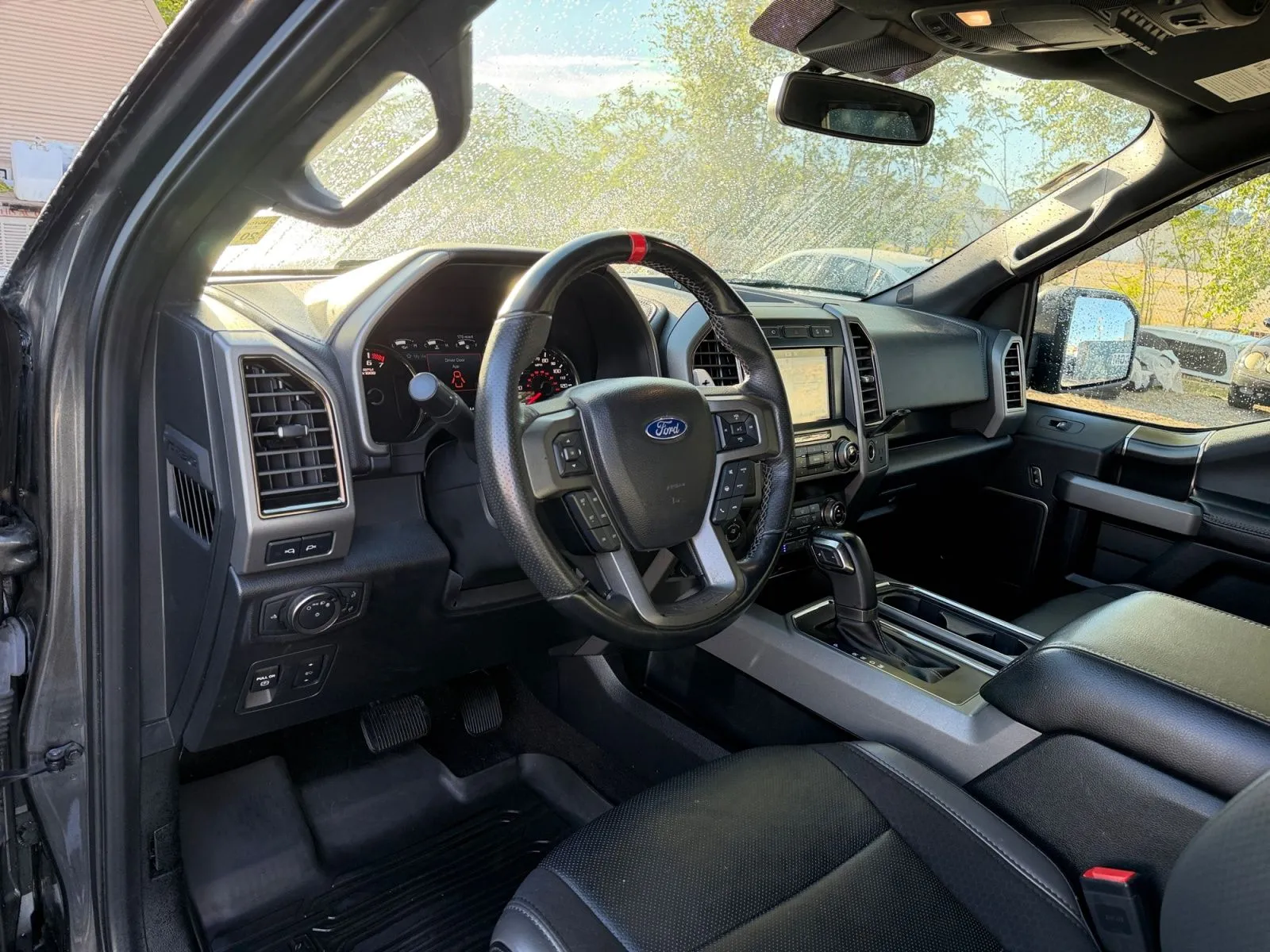 Ford F-150 photo 18