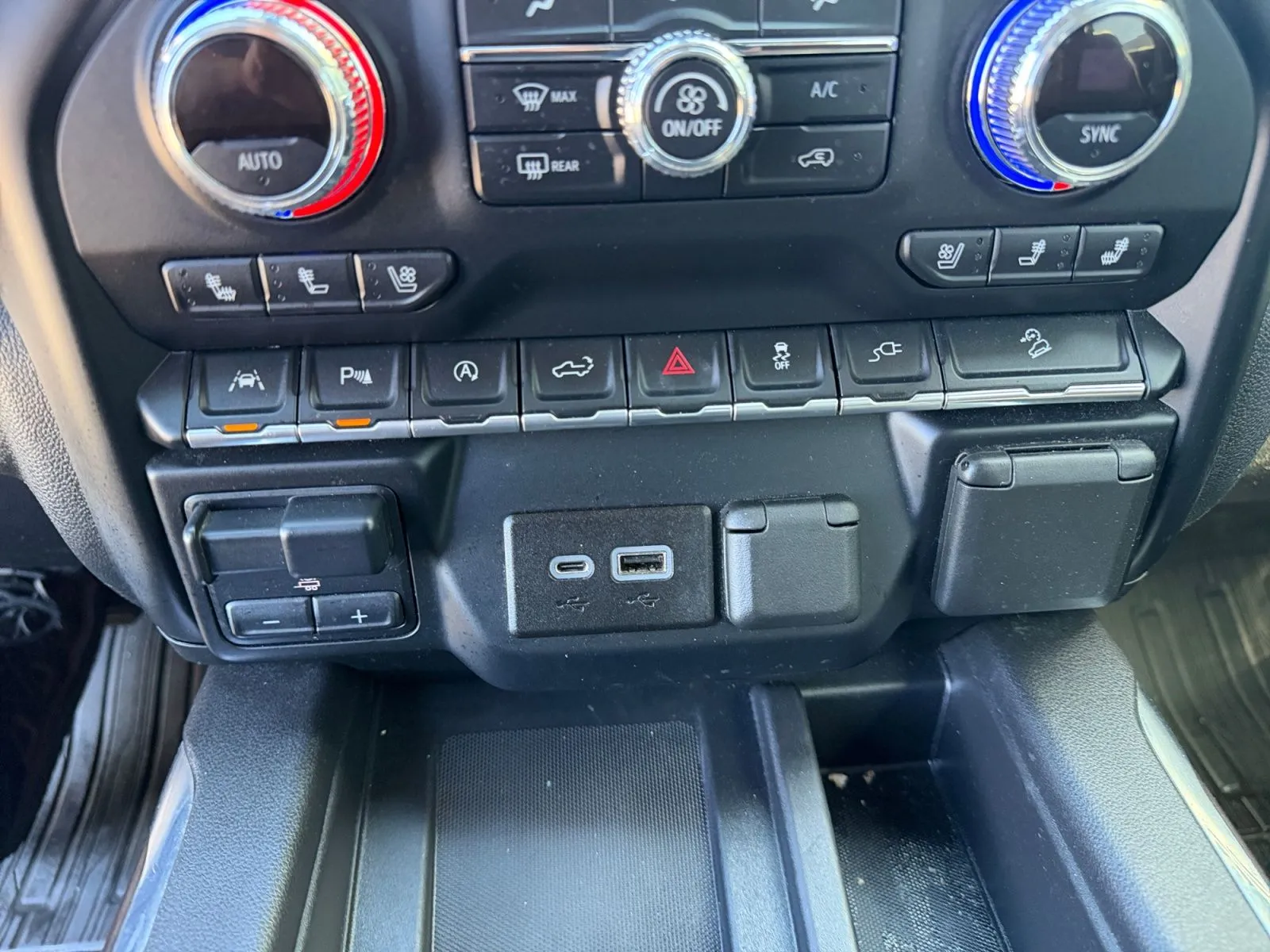 GMC Sierra photo 24