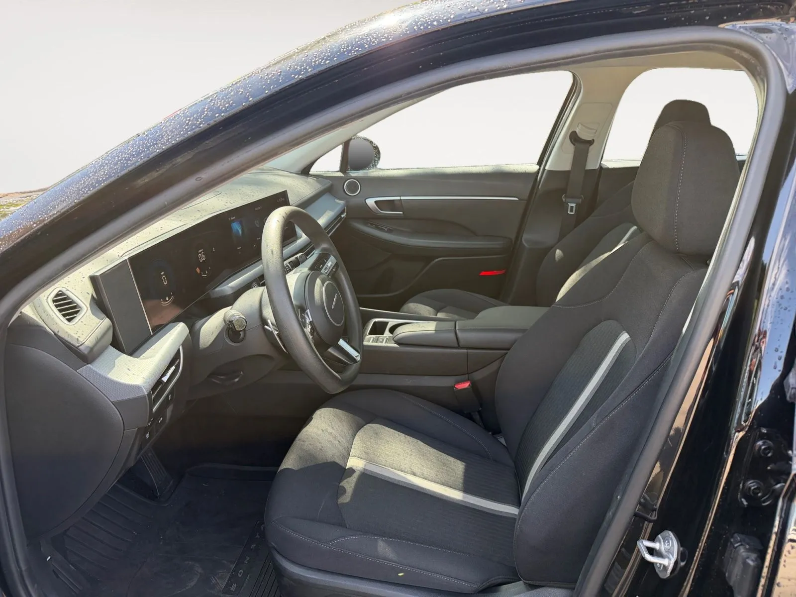 Hyundai Sonata photo 9