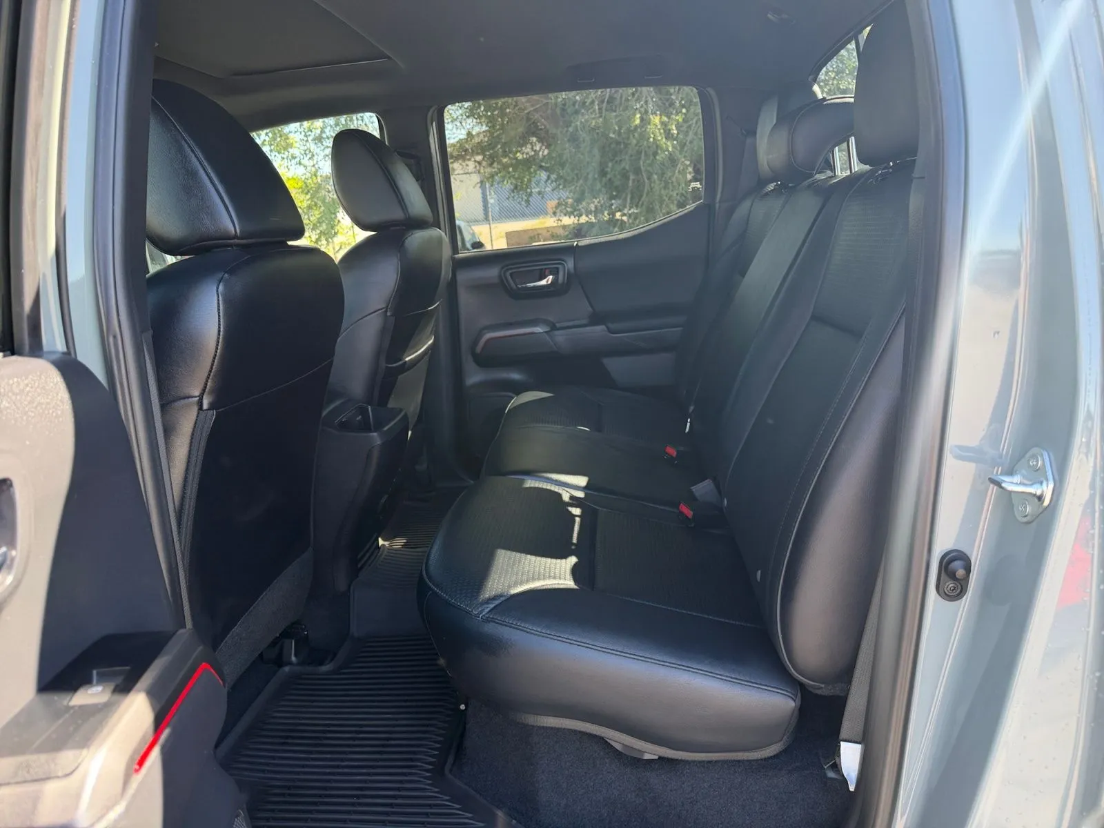Toyota Tacoma photo 29