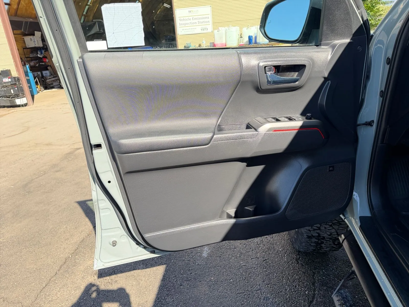 Toyota Tacoma photo 19