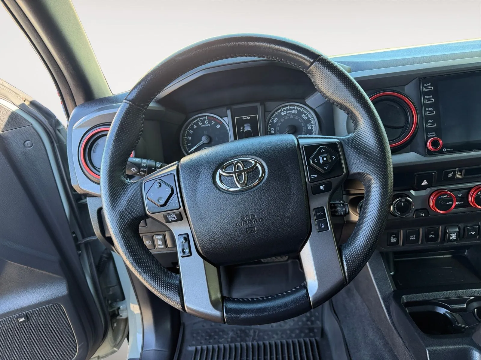 Toyota Tacoma photo 12
