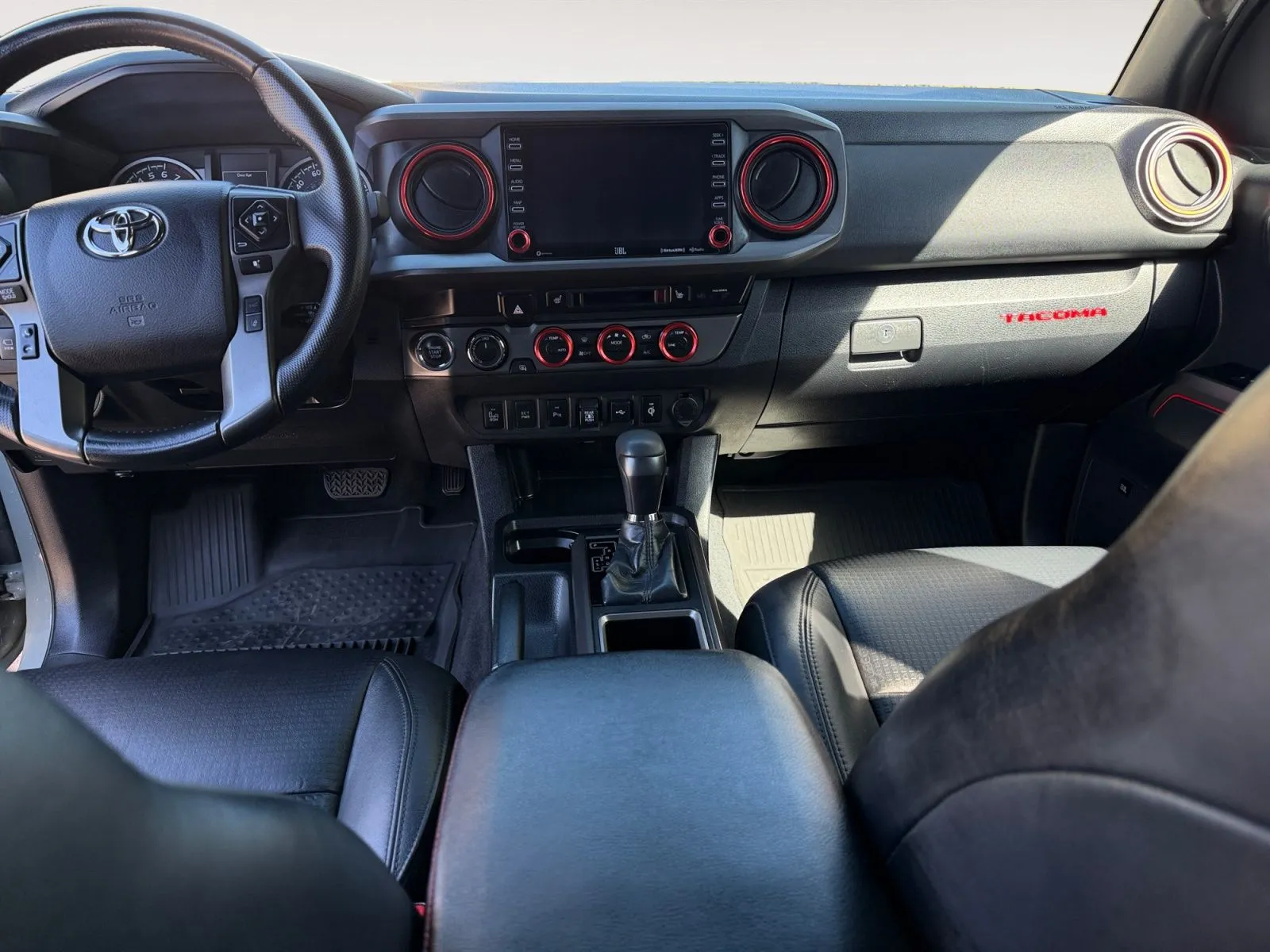 Toyota Tacoma photo 11
