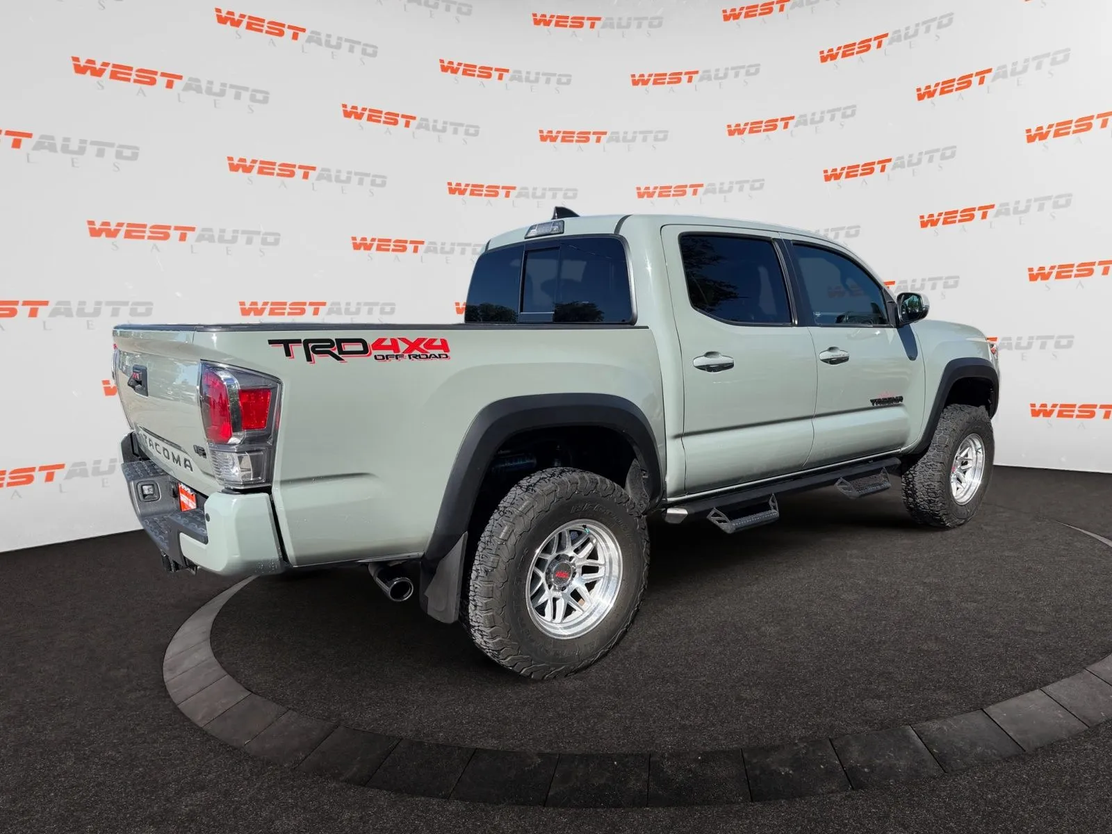 Toyota Tacoma photo 5