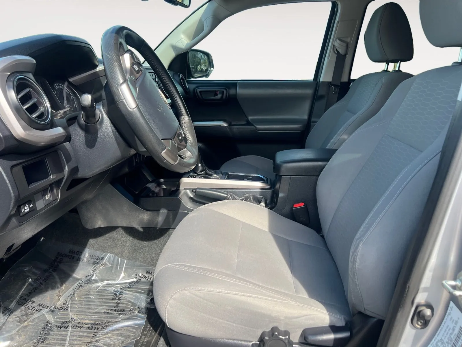 2019 Toyota Tacoma SR5 - Photo 9