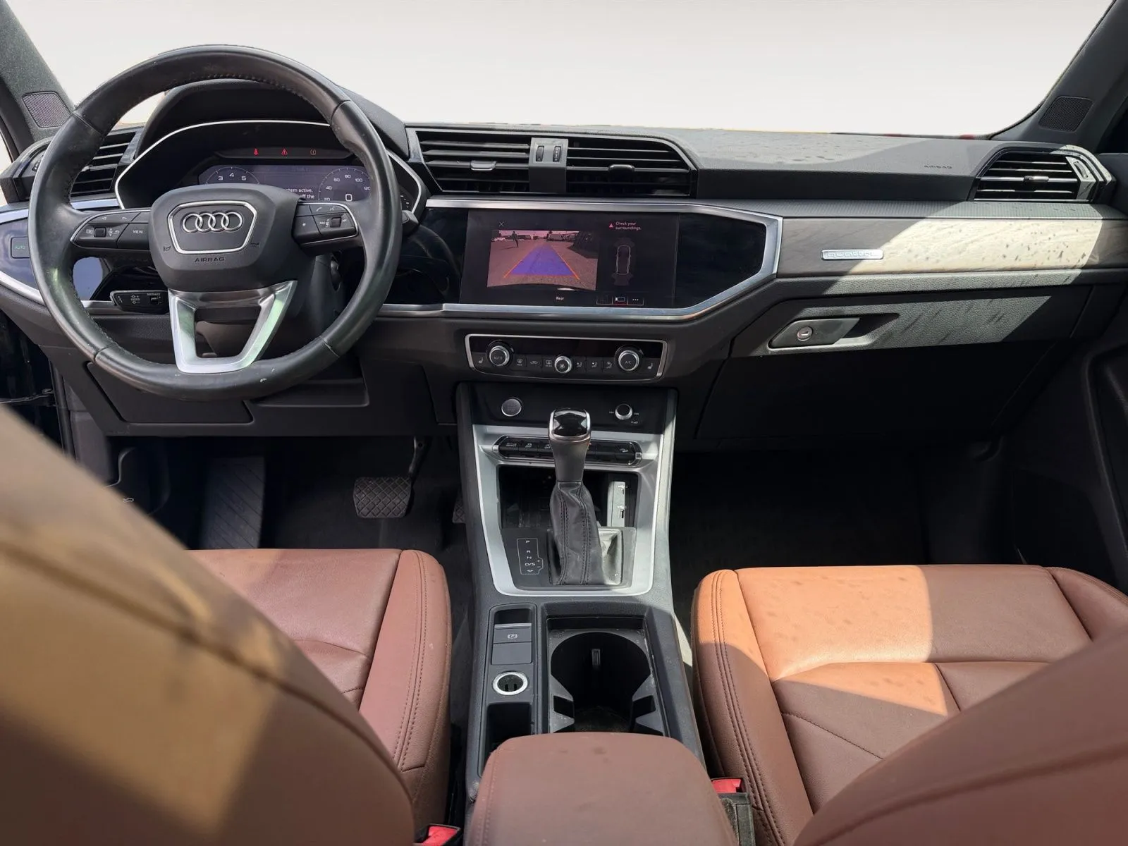 Audi Q3 photo 11