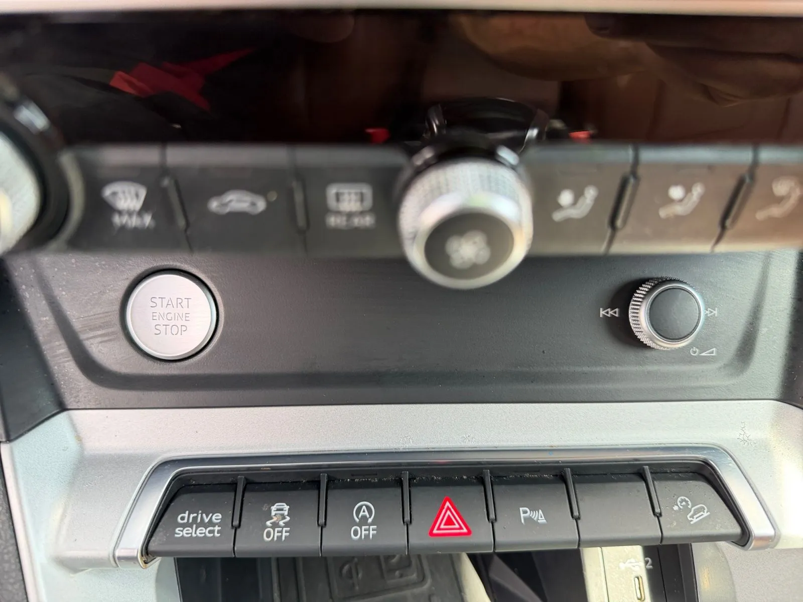 Audi Q3 photo 25