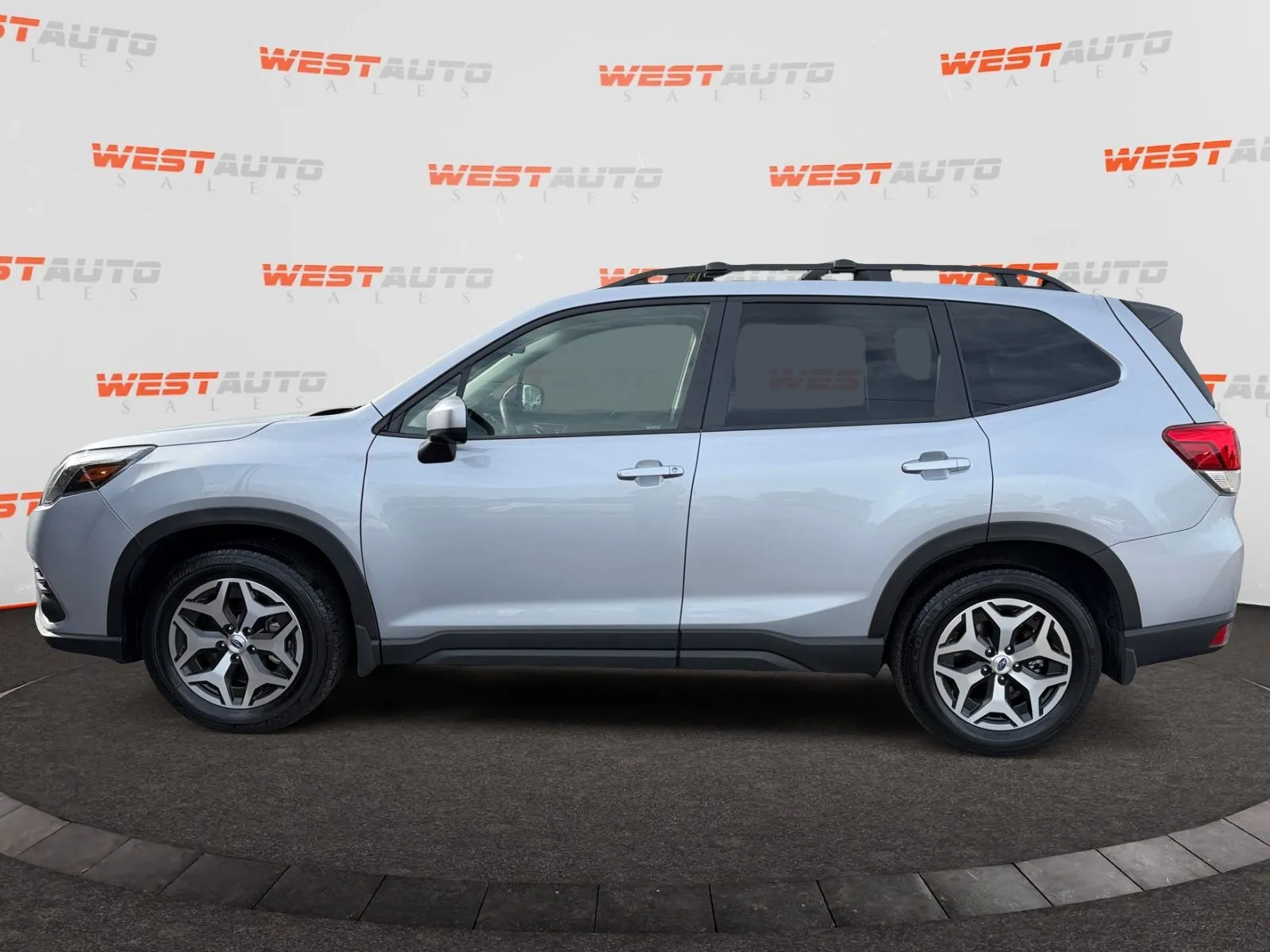 Subaru Forester photo 2