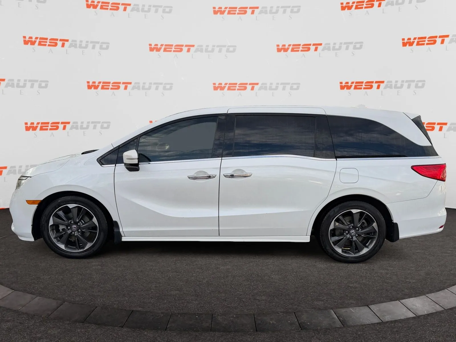Honda Odyssey photo 2
