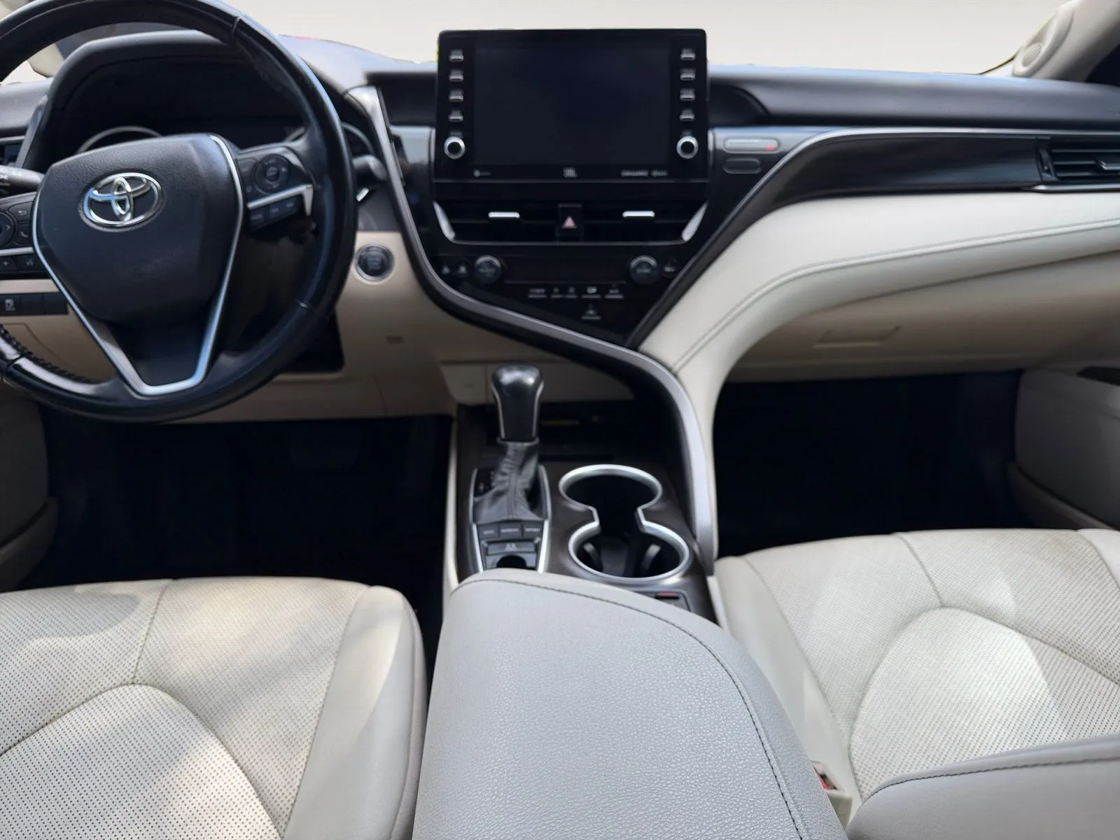 Toyota Camry photo 11