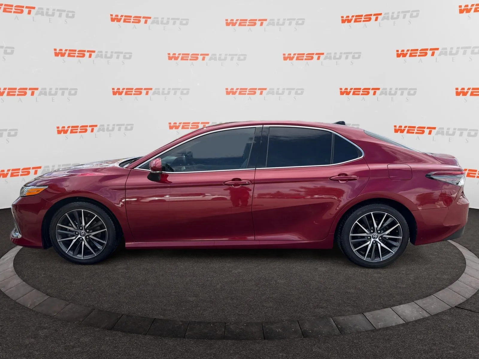 Toyota Camry photo 2
