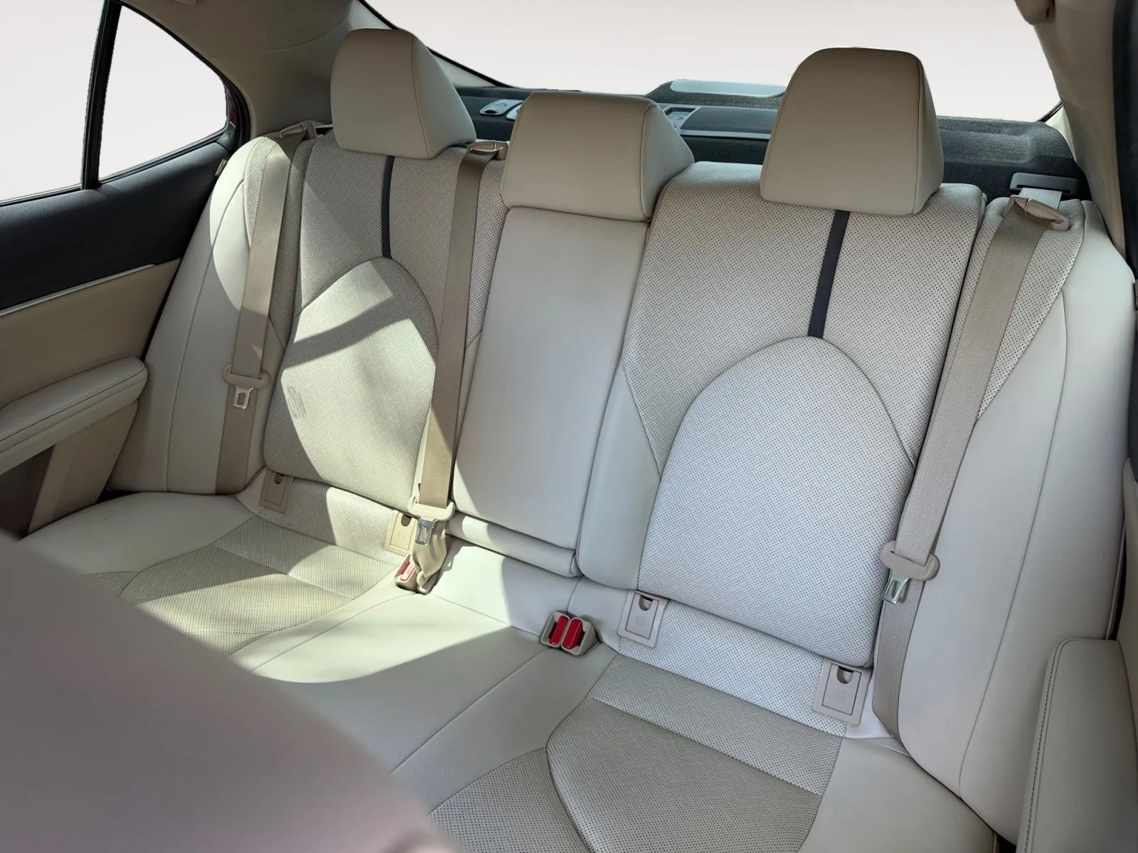 Toyota Camry photo 13