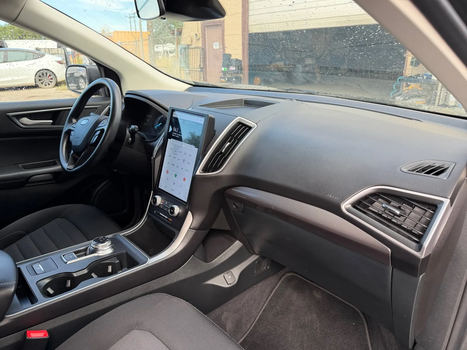 Ford Edge photo 16