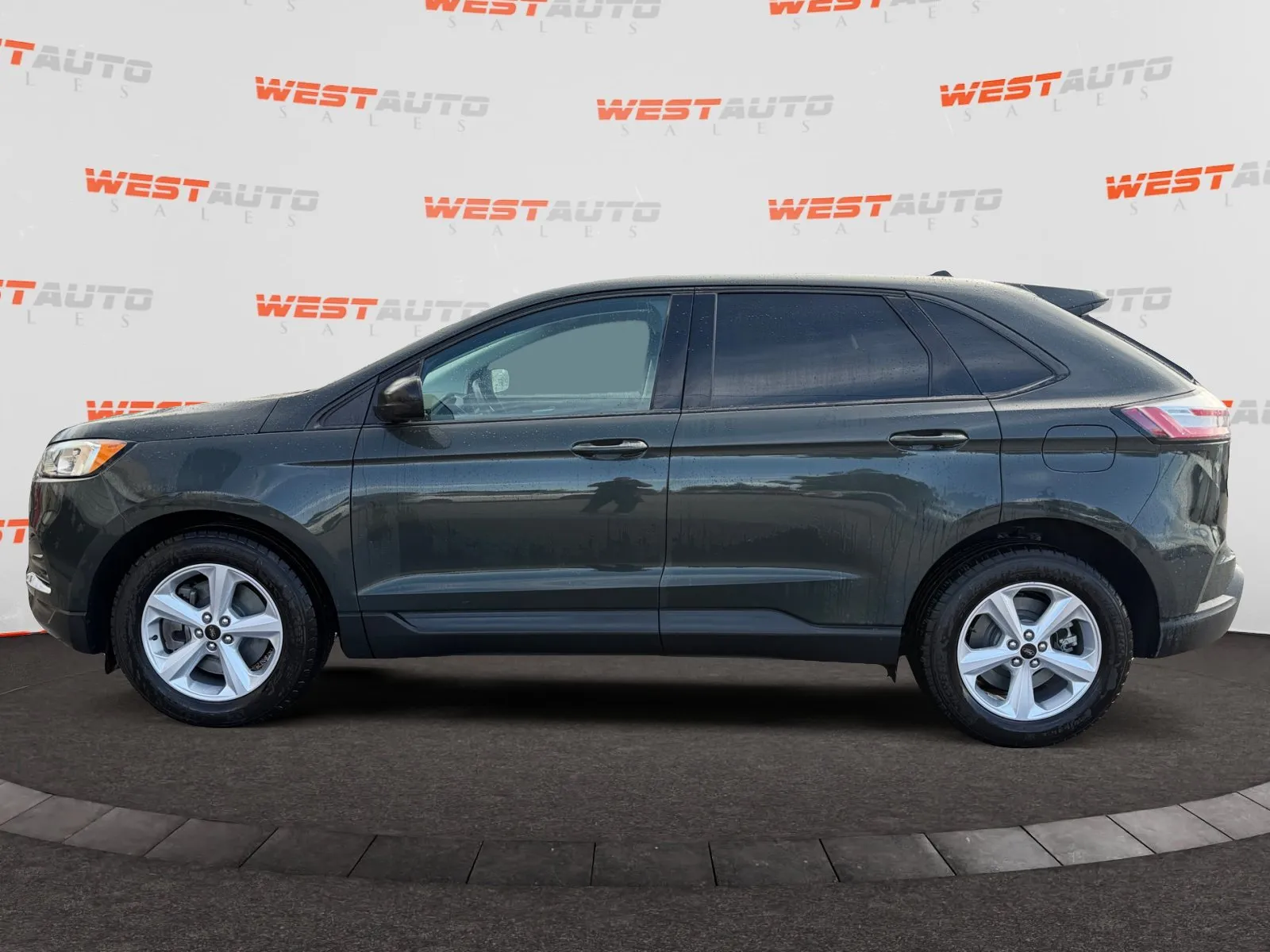 Ford Edge photo 2