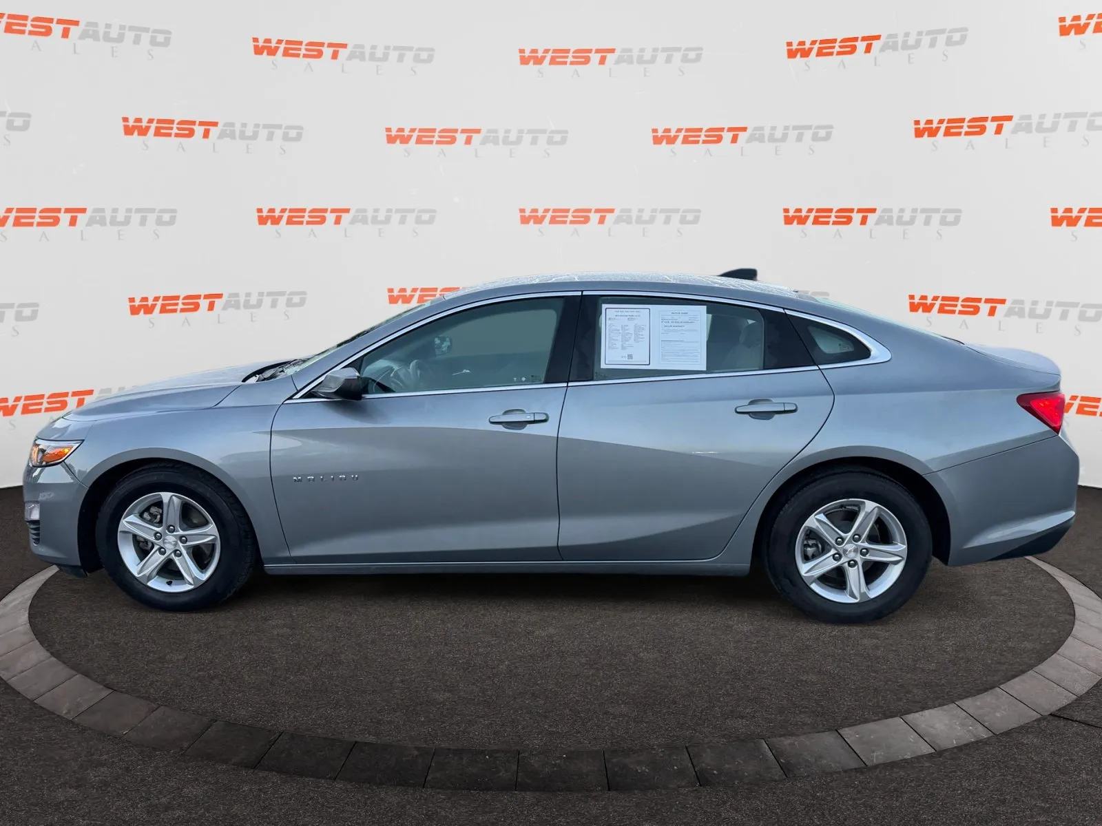 Chevrolet Malibu photo 2