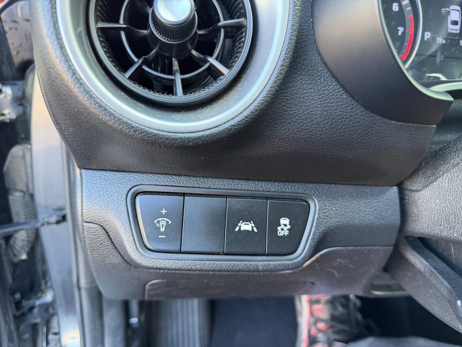 Kia Forte photo 24