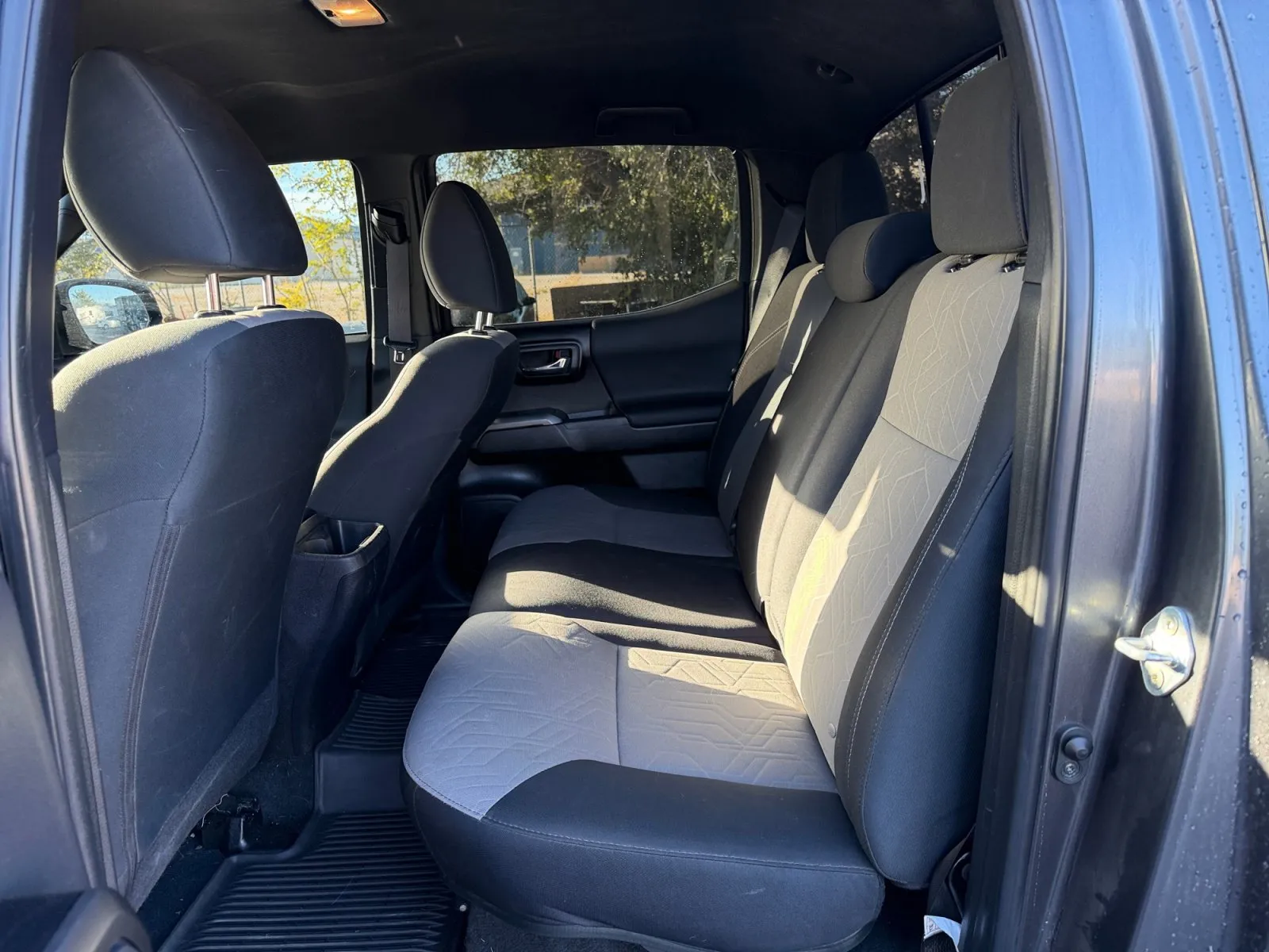Toyota Tacoma photo 27