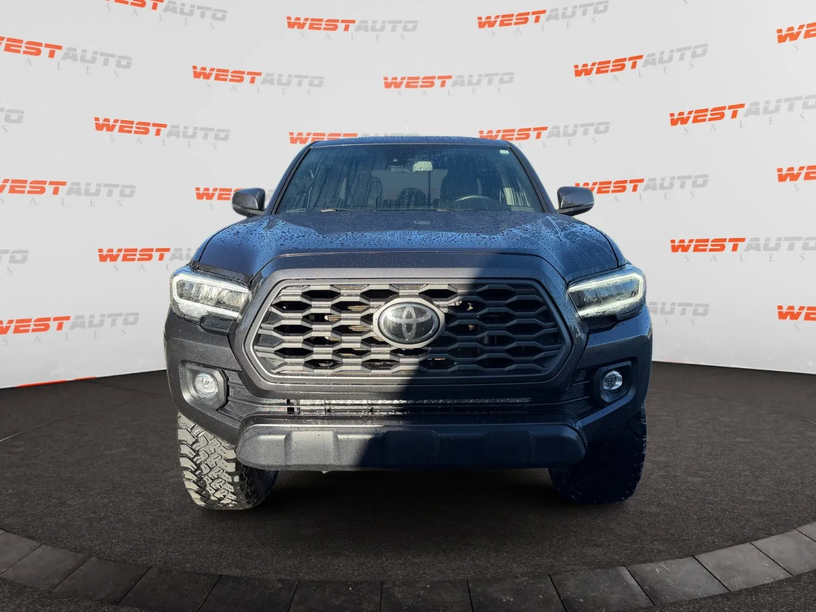 Toyota Tacoma photo 8