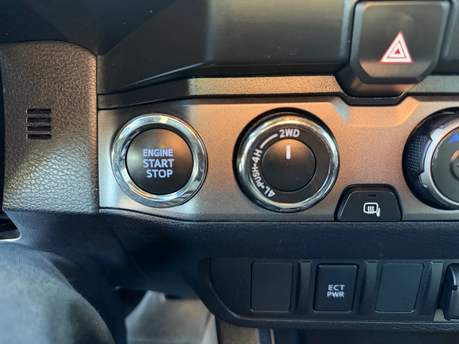 Toyota Tacoma photo 25