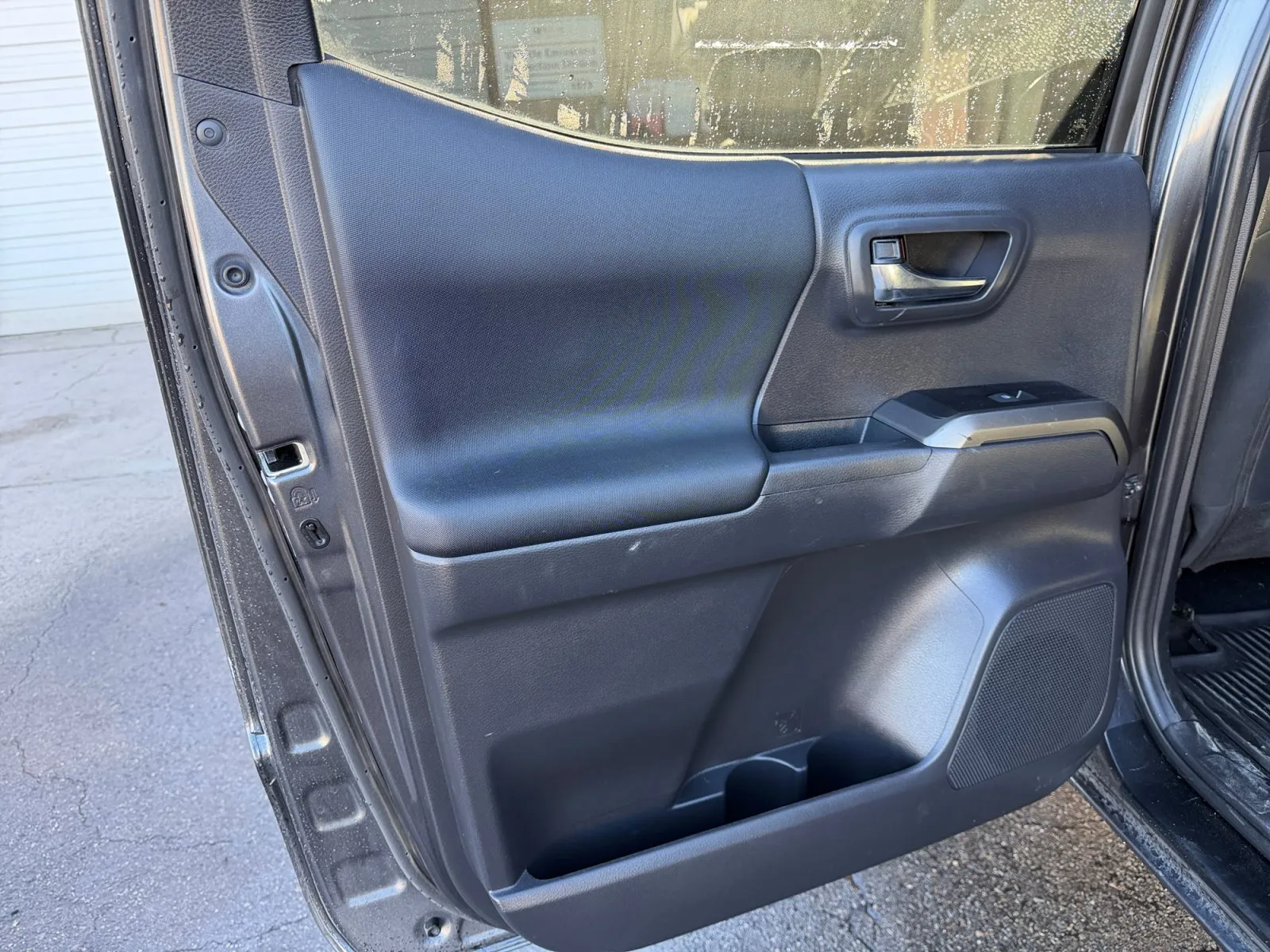 Toyota Tacoma photo 28