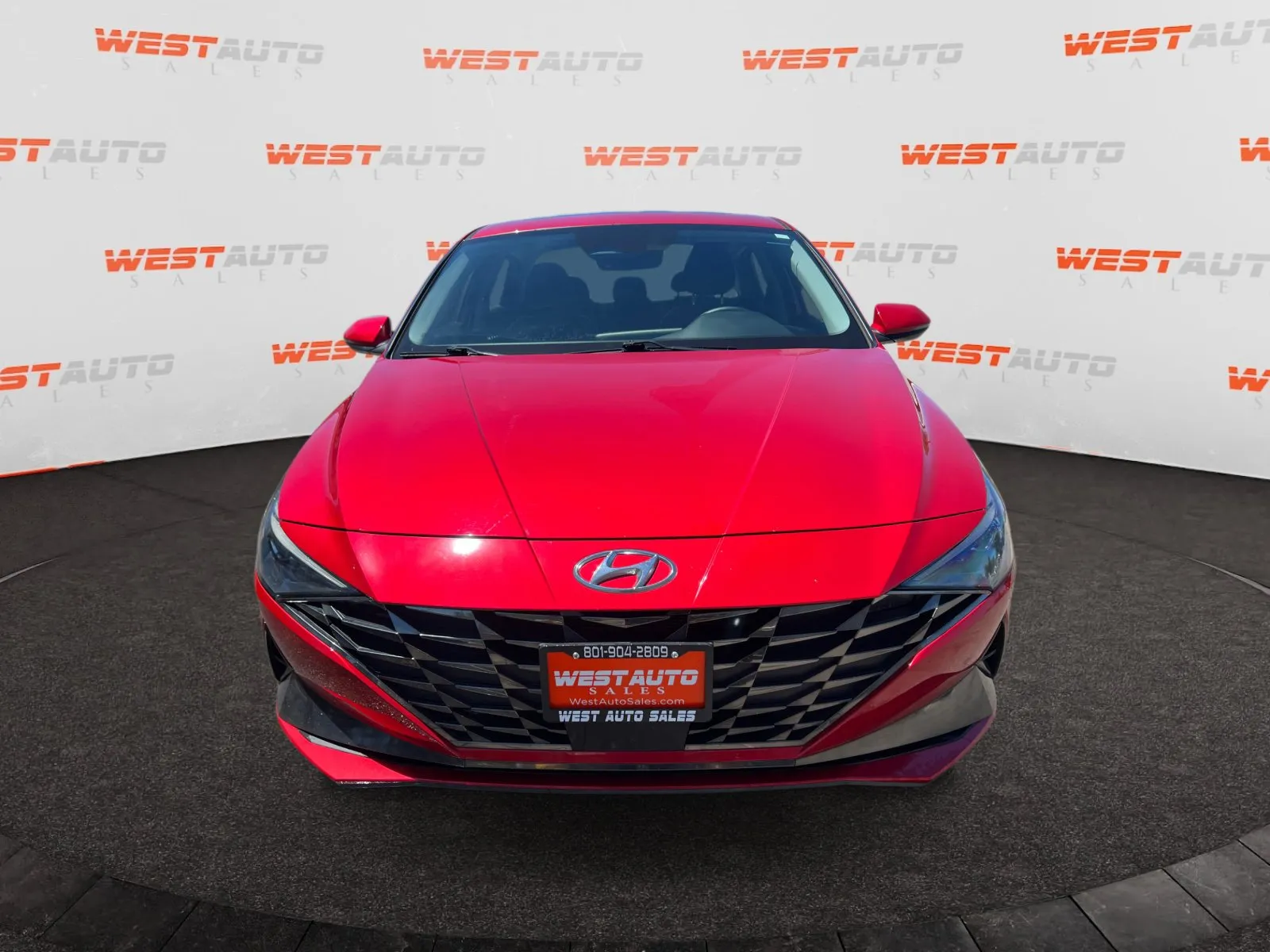 Hyundai Elantra photo 8