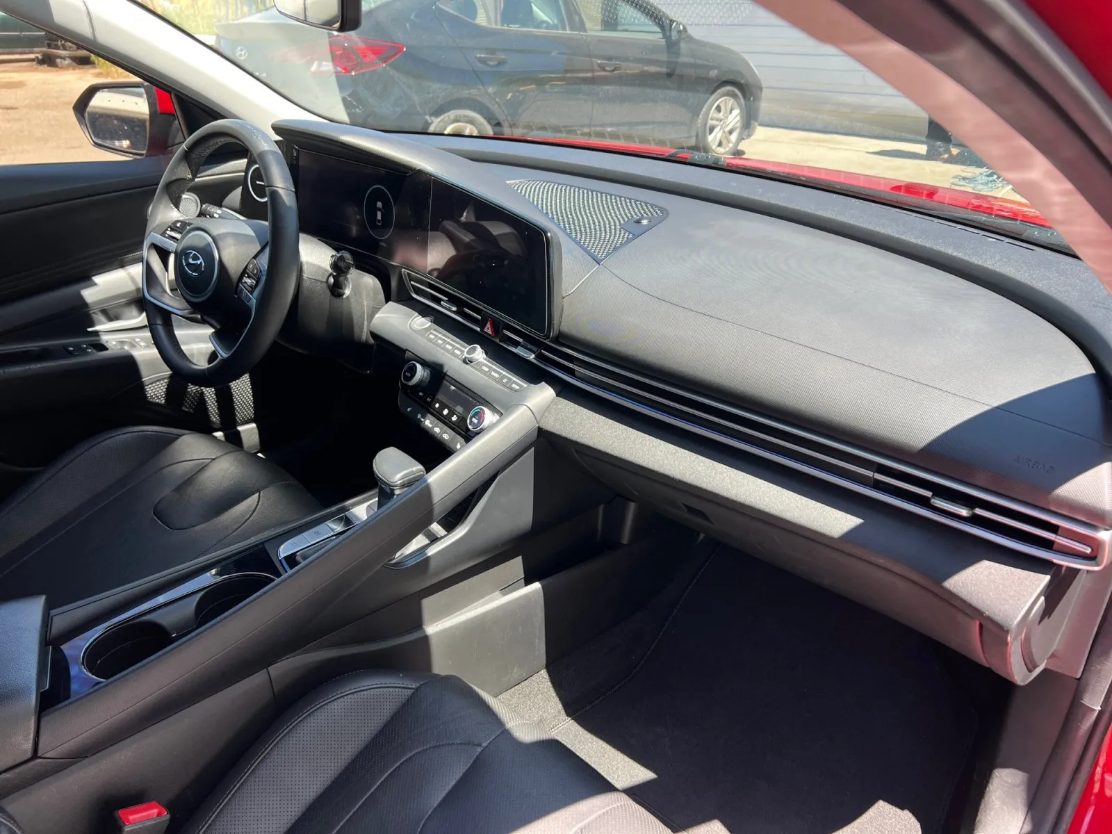 Hyundai Elantra photo 16