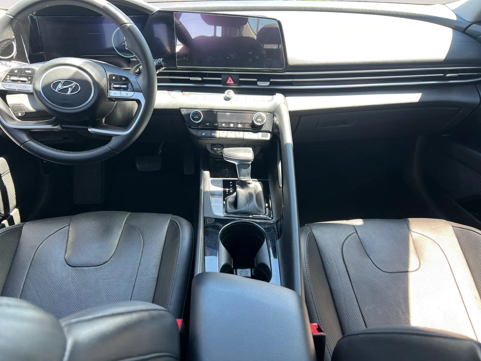 Hyundai Elantra photo 11