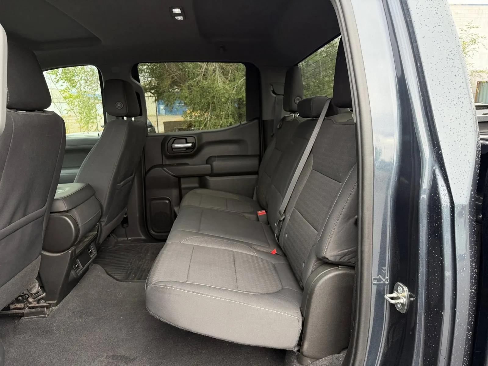 Chevrolet Silverado photo 25