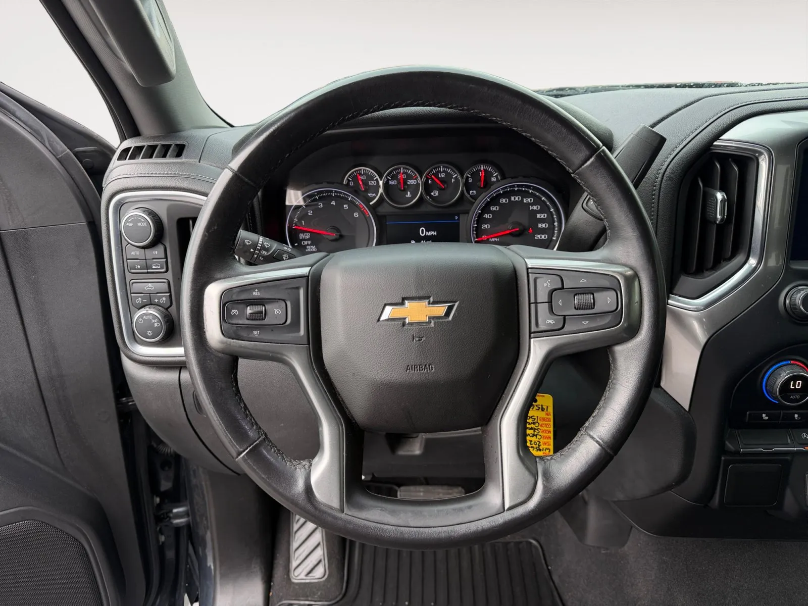 Chevrolet Silverado photo 12