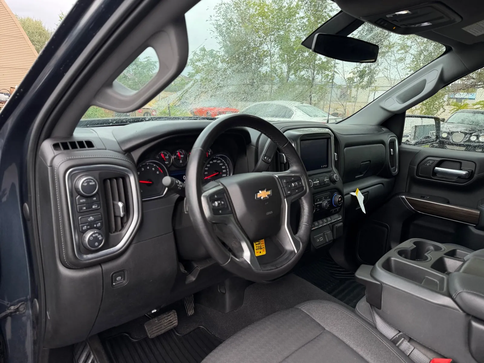 Chevrolet Silverado photo 18
