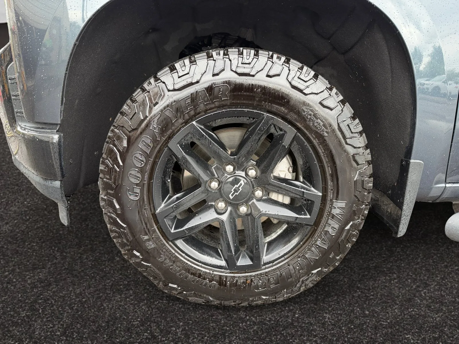 Chevrolet Silverado photo 14