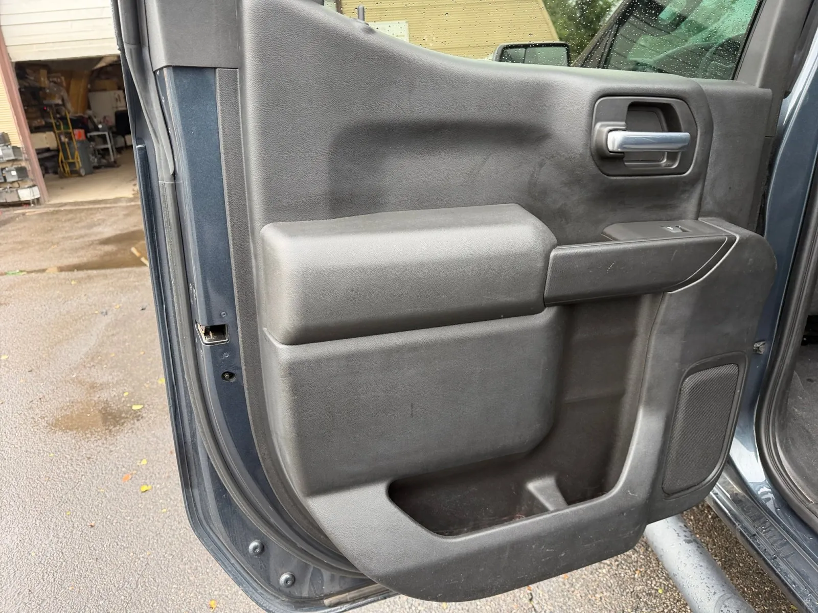 Chevrolet Silverado photo 26