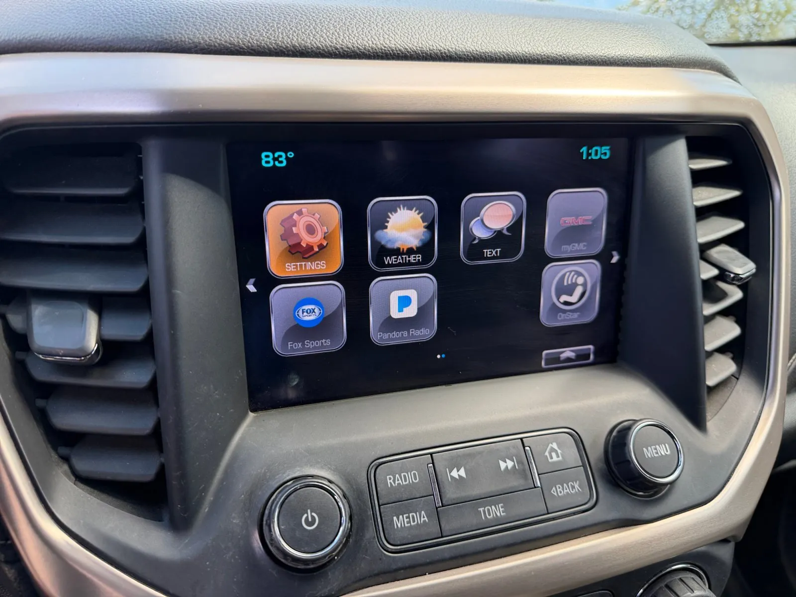 GMC Acadia photo 22