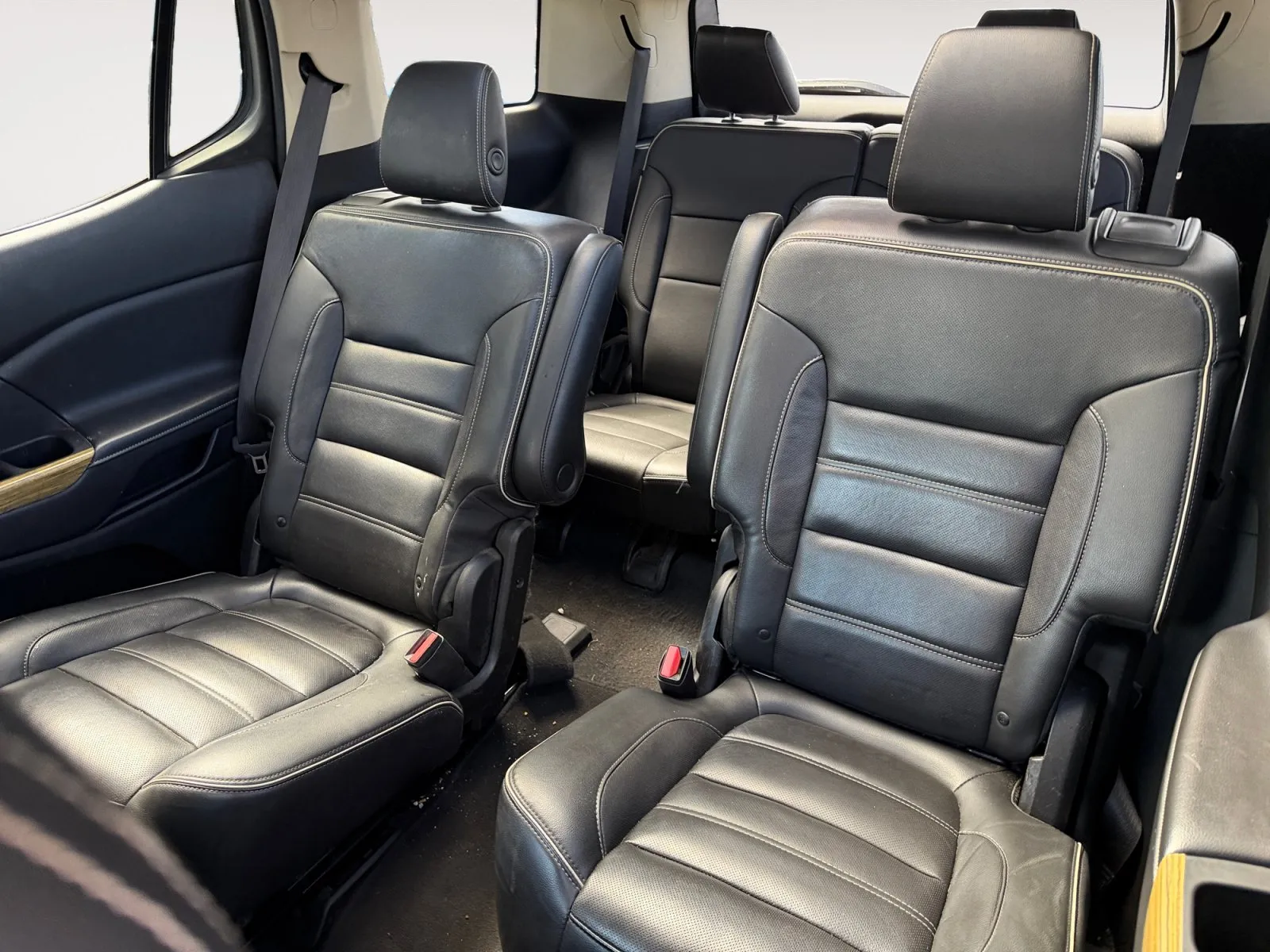 GMC Acadia photo 13