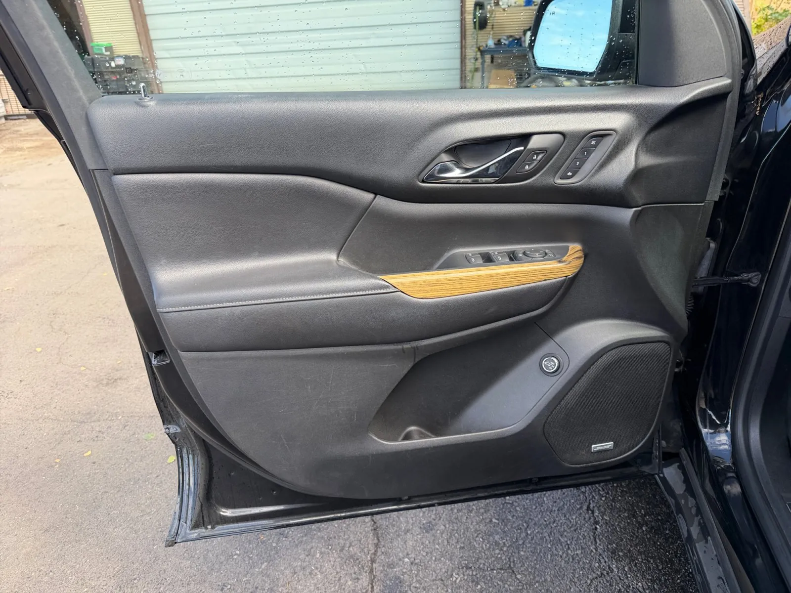 GMC Acadia photo 19