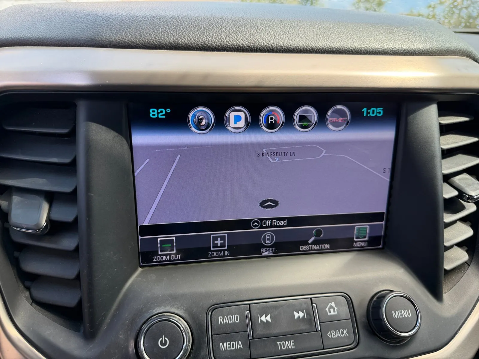 GMC Acadia photo 24