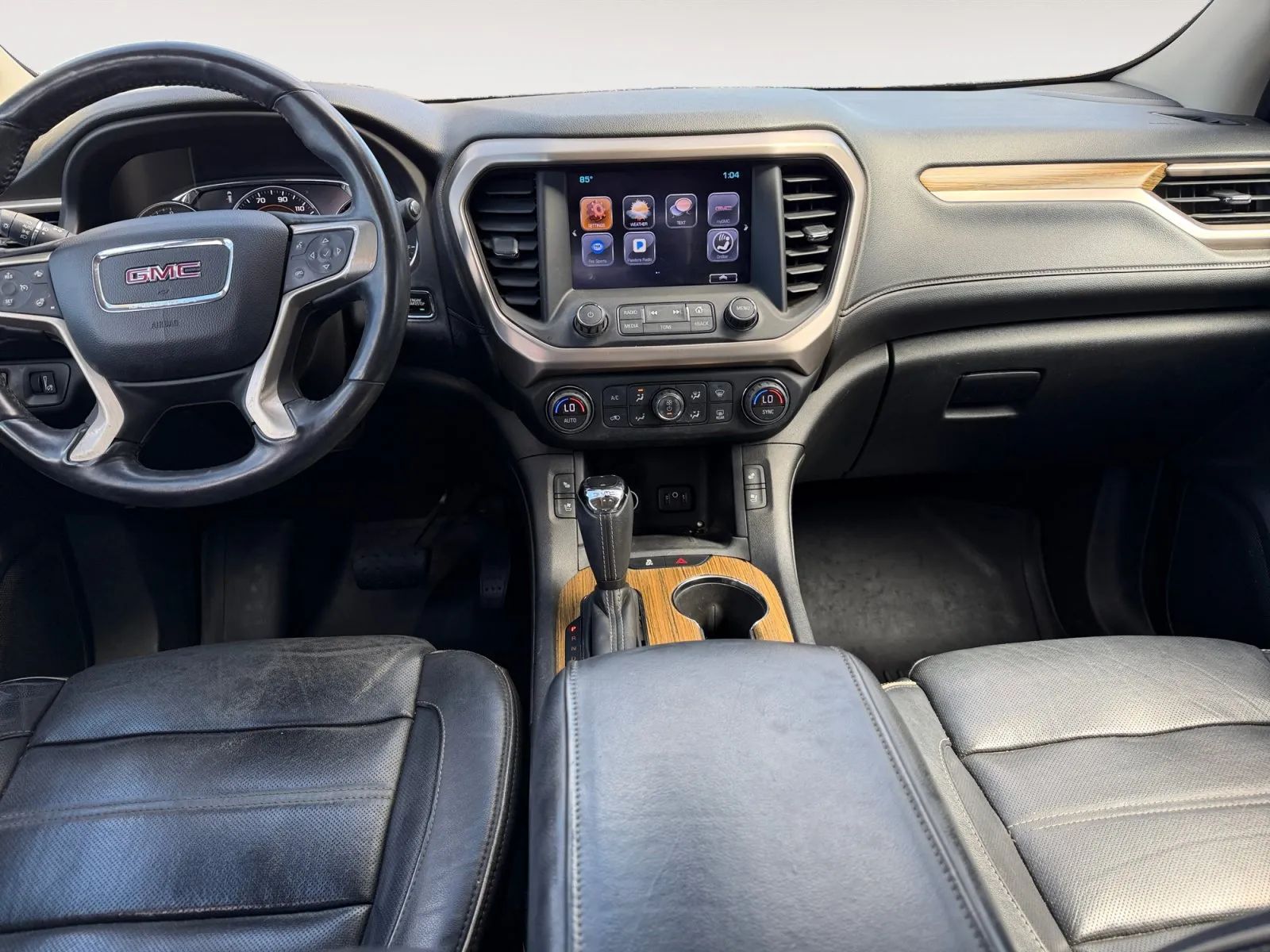 GMC Acadia photo 11