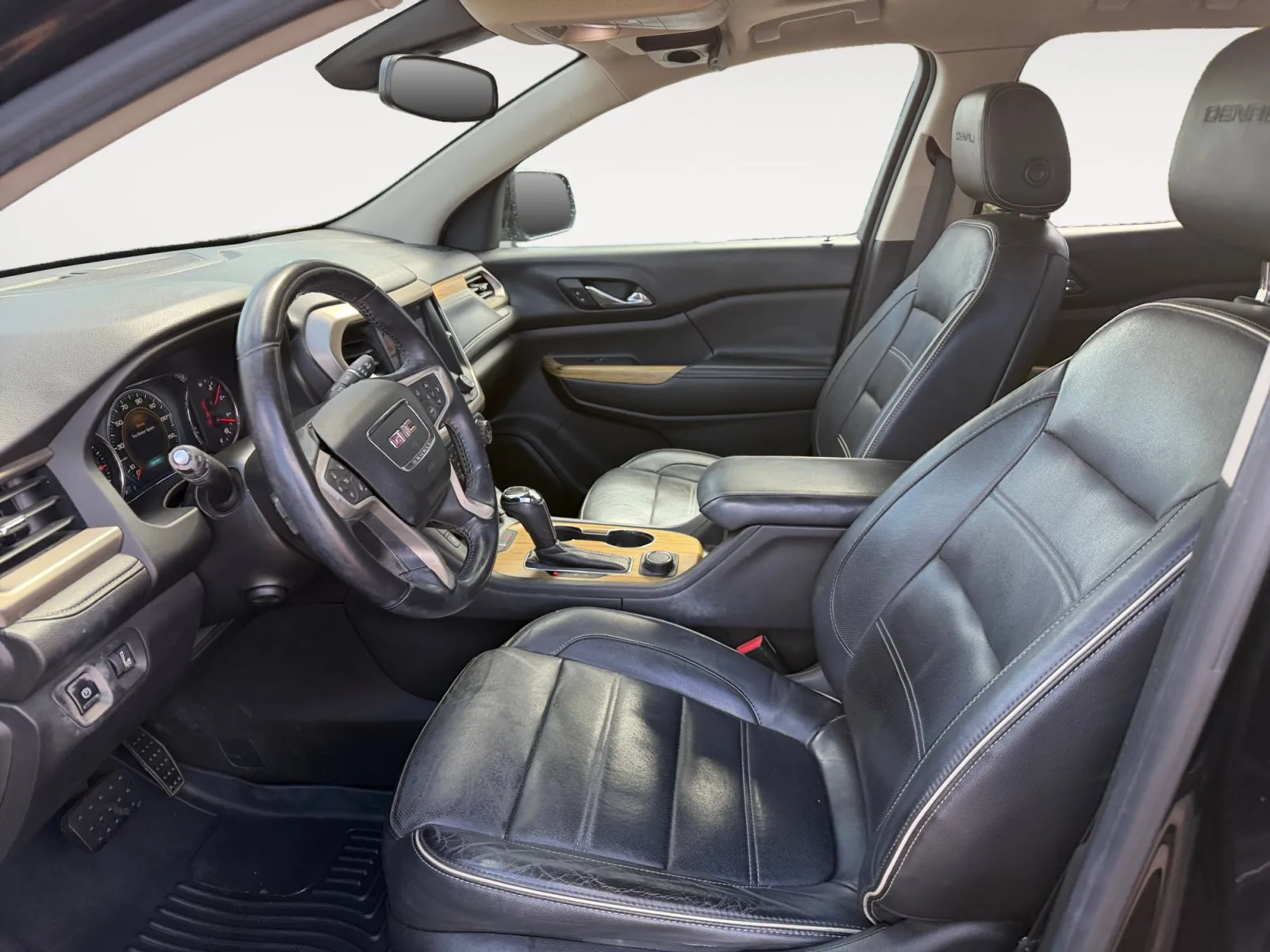 GMC Acadia photo 9