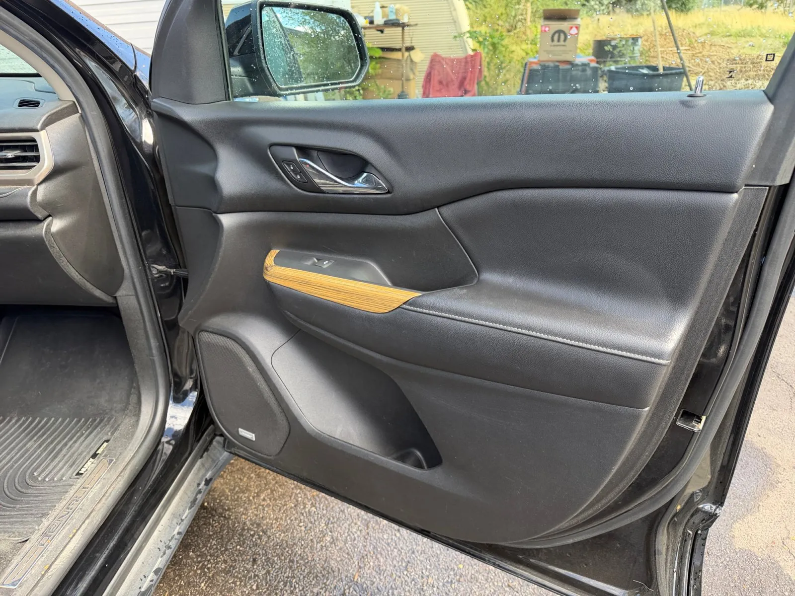 GMC Acadia photo 17