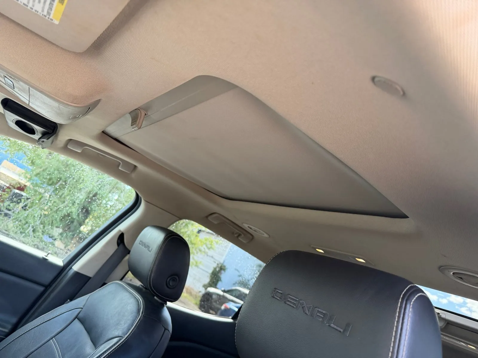 GMC Acadia photo 20
