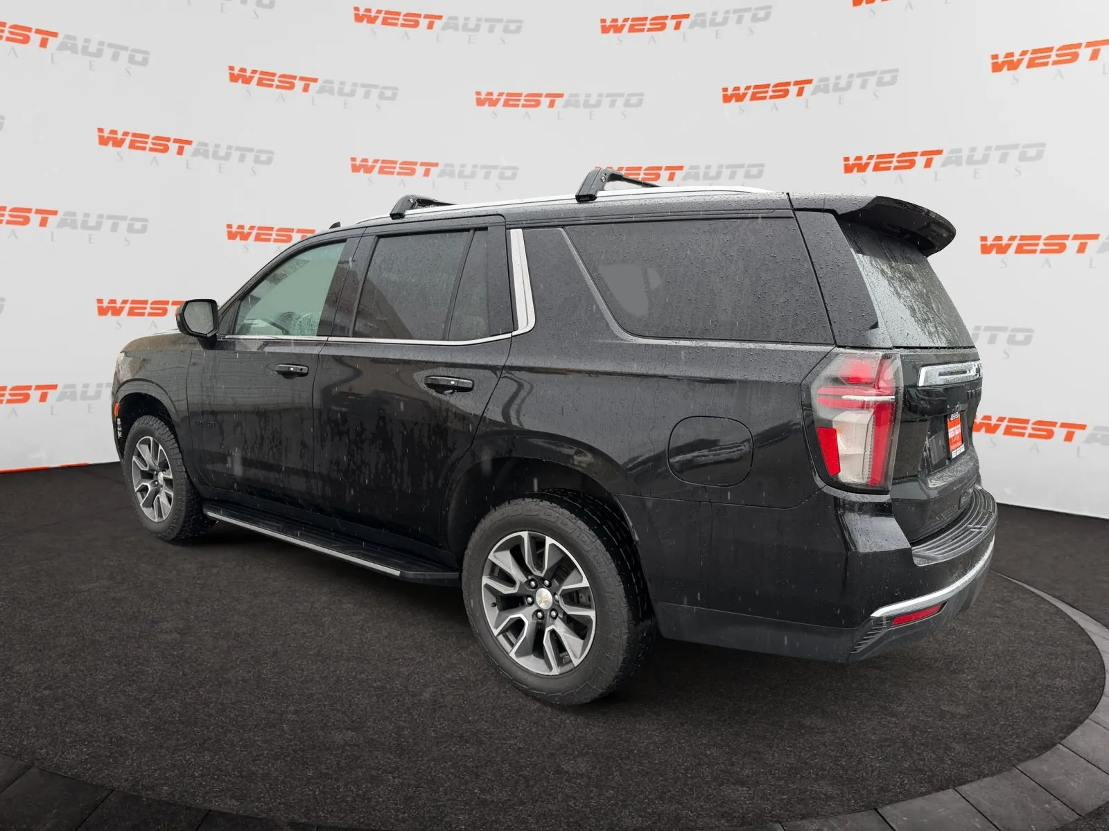 Chevrolet Tahoe photo 3