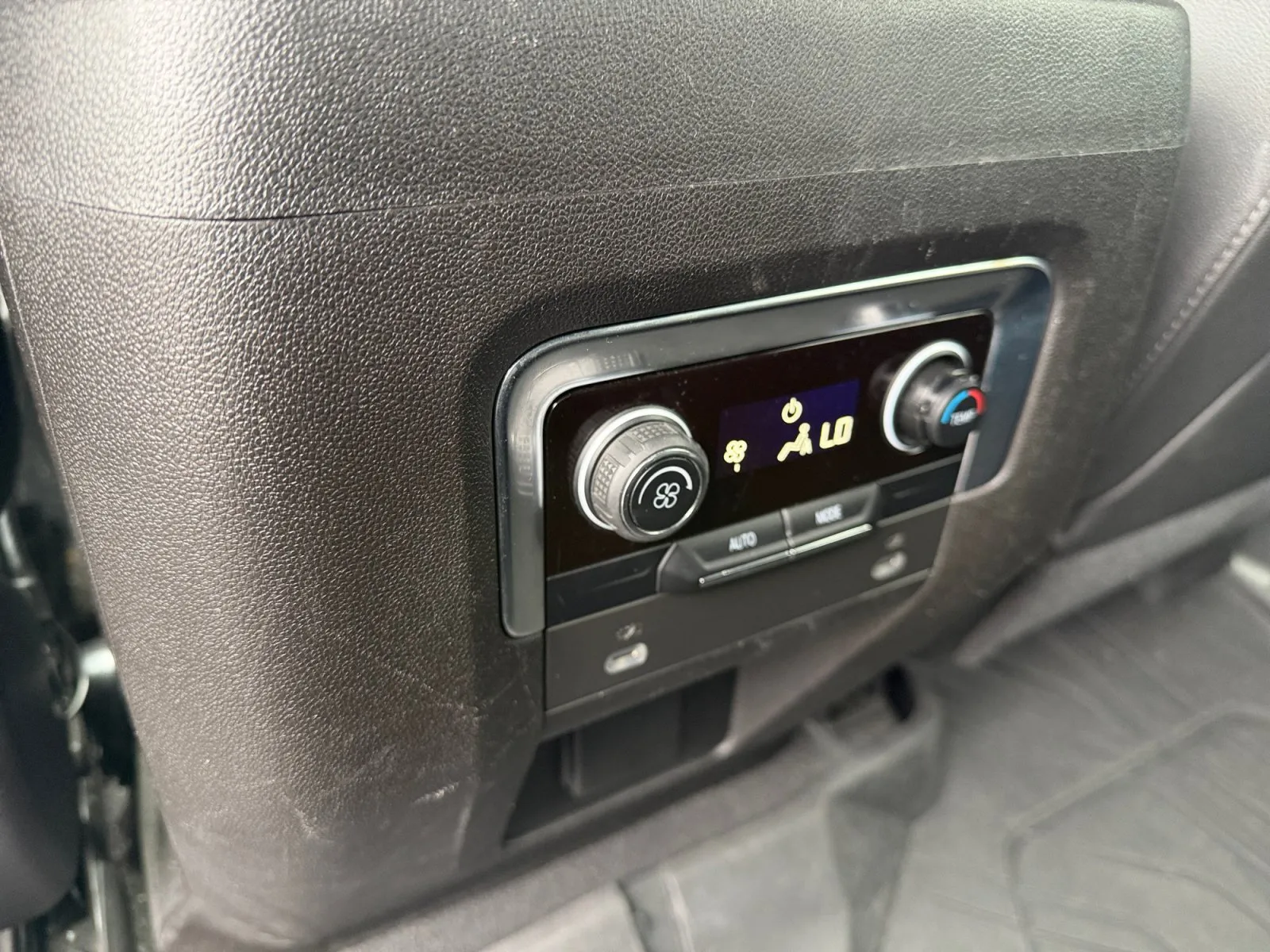 Chevrolet Tahoe photo 29