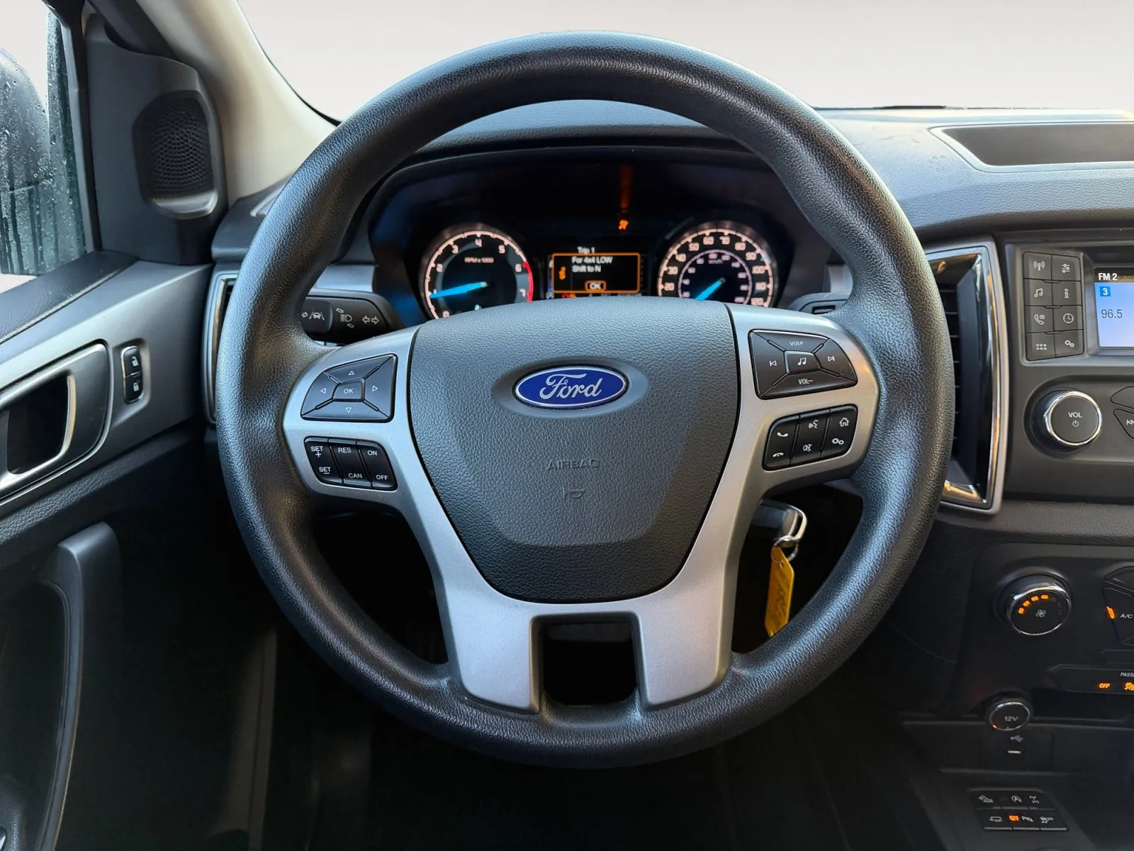 Ford Ranger photo 12